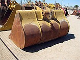 CATERPILLAR 235 LC Photo #2