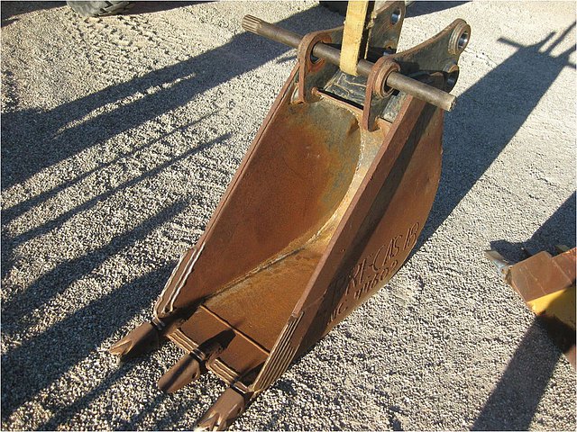 CATERPILLAR 446B Photo