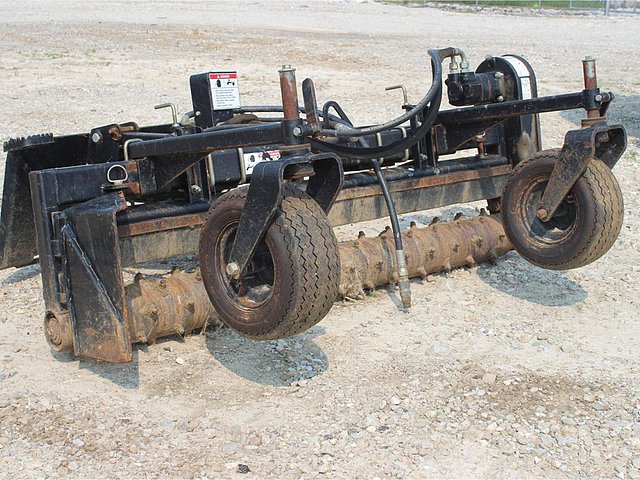 CATERPILLAR 216B Photo