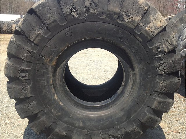 MICHELIN 29.5R25 XM D-2 Photo