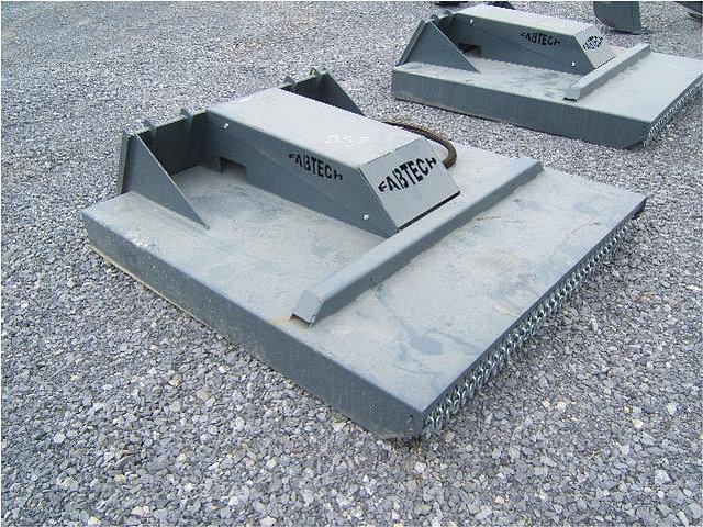 SKID STEER Photo