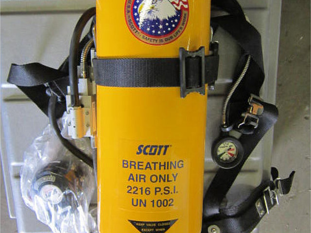 SCOTT BREATHING APPARATUS 2216 PSI