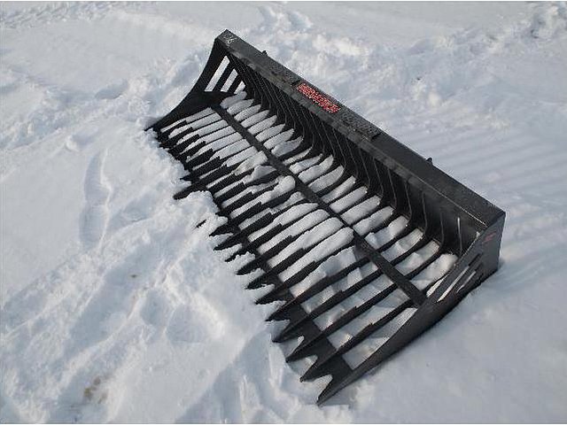 SKID STEER Photo