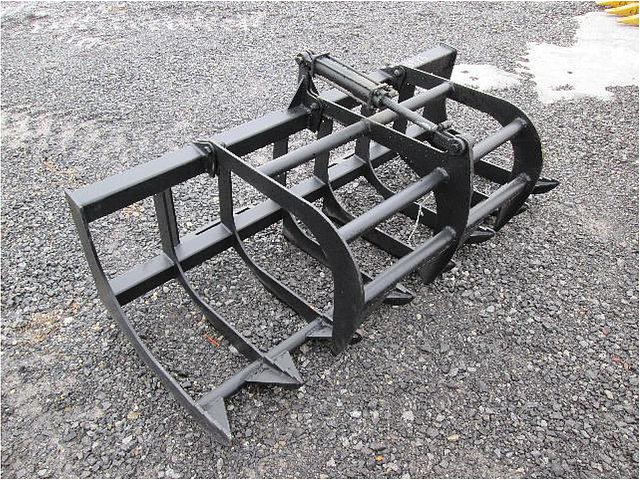 SKID STEER / SMALL TRACTORS