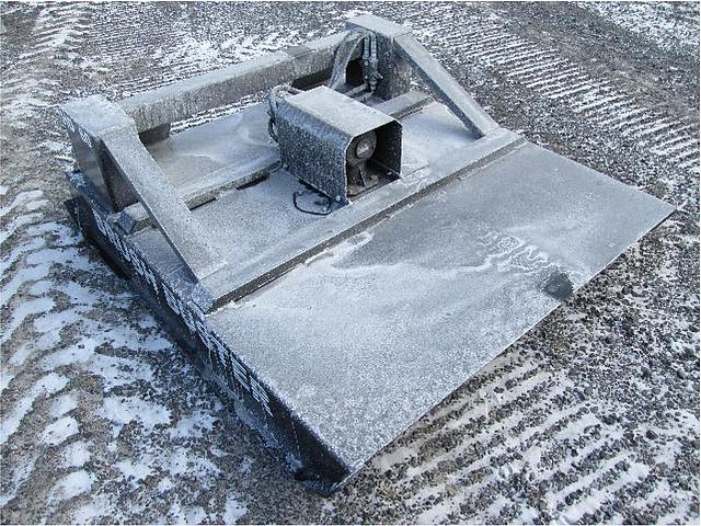 SKID STEER / SMALL TRACTORS