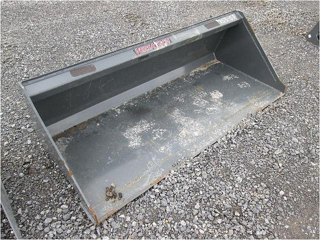 SKID STEER / SMALL TRACTORS Photo