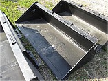 SKID STEER / SMALL TRACTORS
