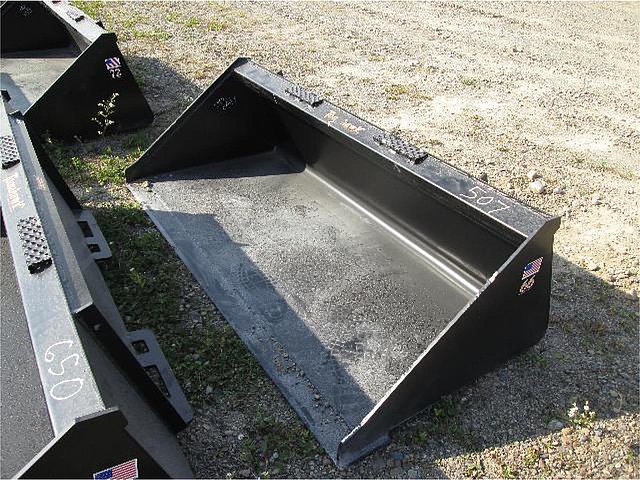SKID STEER / SMALL TRACTORS Photo