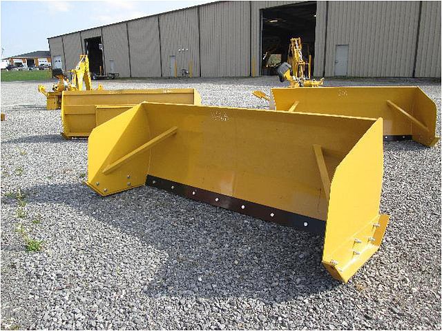 SKID STEER / SMALL TRACTORS Photo