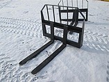 SKID STEER / SMALL TRACTORS