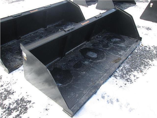 SKID STEER / SMALL TRACTORS Photo