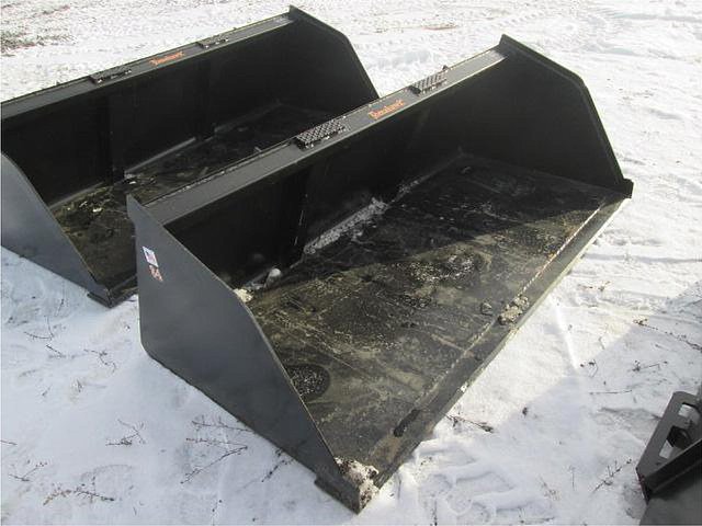 SKID STEER / SMALL TRACTORS Photo