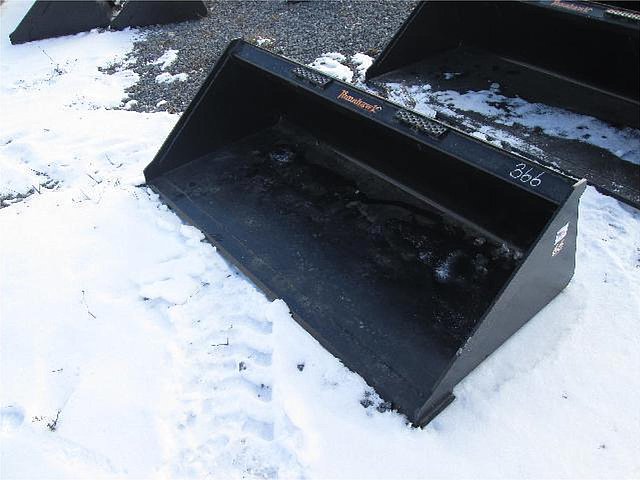 SKID STEER / SMALL TRACTORS Photo