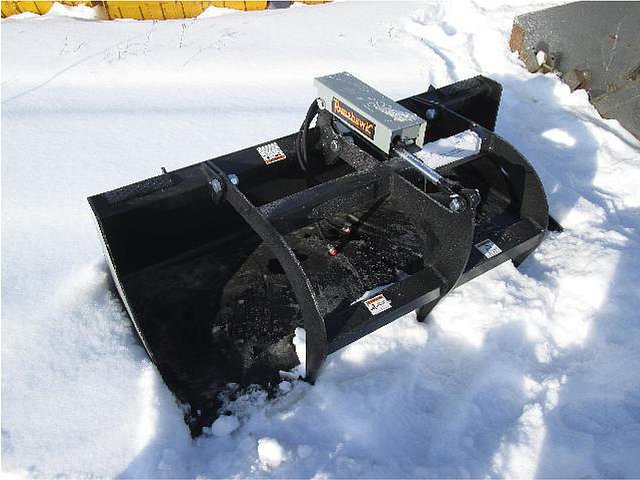 SKID STEER / SMALL TRACTORS Photo