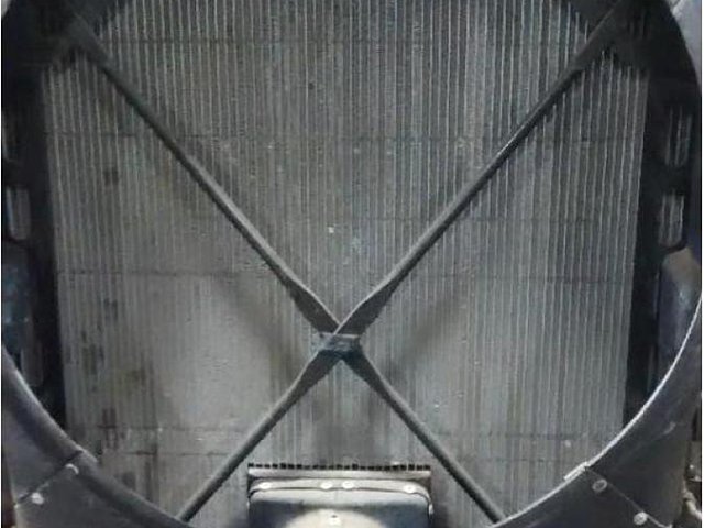 PETERBILT 320 Photo