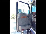 PETERBILT 386 Photo #8