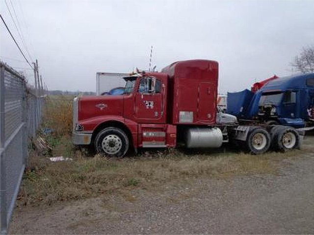 PETERBILT 377 Photo