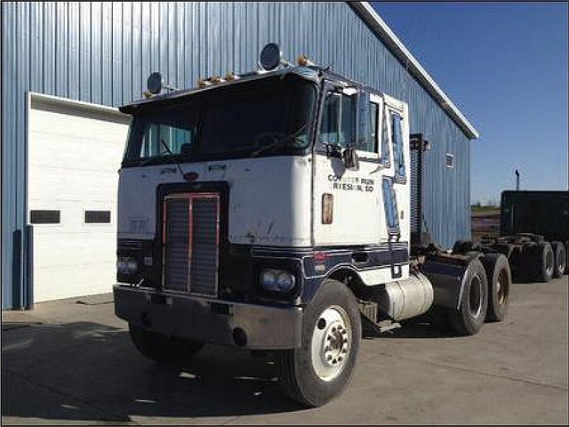 PETERBILT 352 COE Photo