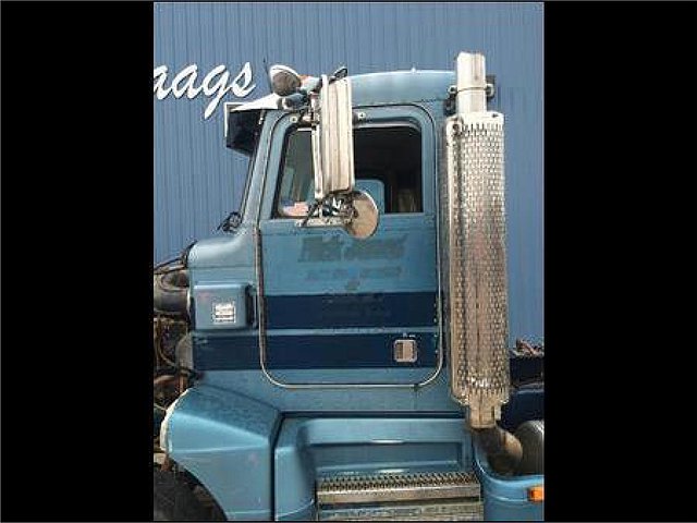PETERBILT 377 Photo