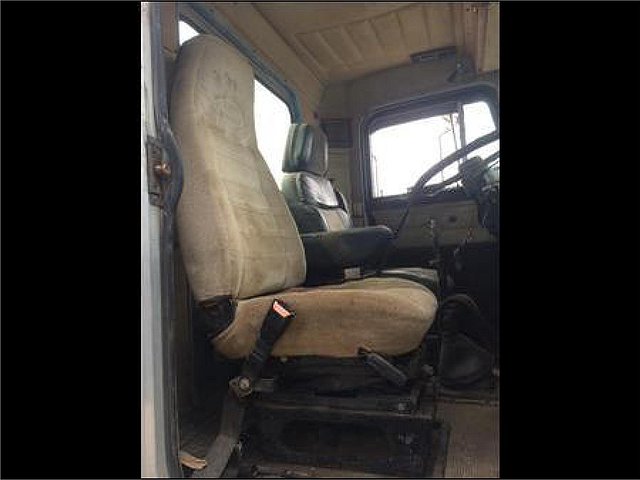 PETERBILT 377 Photo