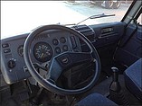 PETERBILT 310 LCF Photo #5