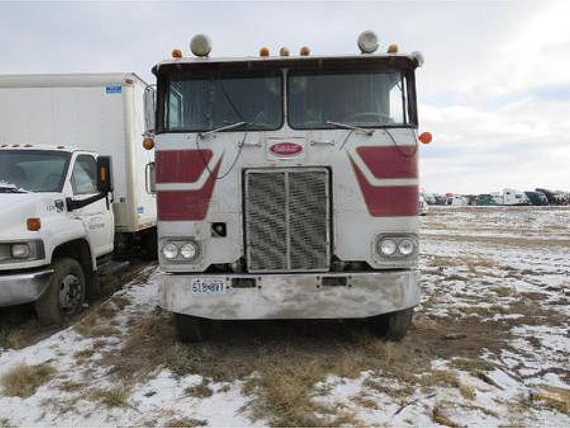 PETERBILT 352 COE Photo