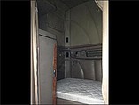 PETERBILT 387 Photo #8