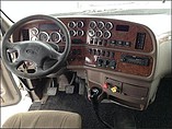 PETERBILT 387 Photo #9