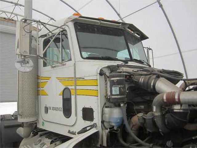 PETERBILT 377 Photo