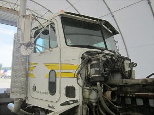 PETERBILT 377 Photo