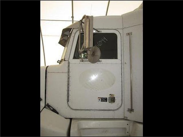 PETERBILT 377 Photo