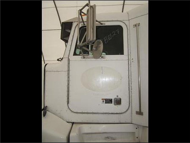 PETERBILT 377 Photo
