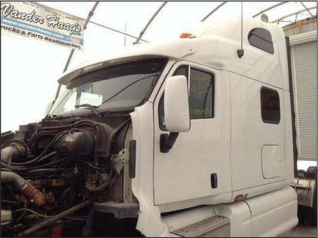 PETERBILT 387 Photo