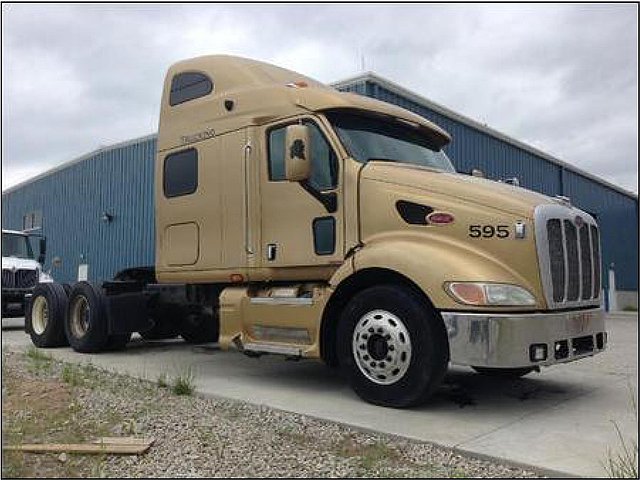 PETERBILT 387 Photo