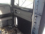 PETERBILT 379 Photo #13