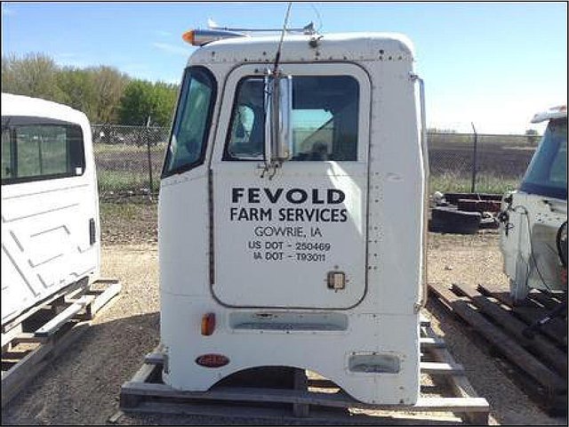 PETERBILT 362 Photo