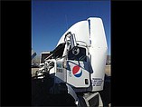 PETERBILT 384 Photo #2