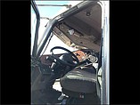 PETERBILT 384 Photo #4