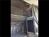 PETERBILT 387 Photo #11