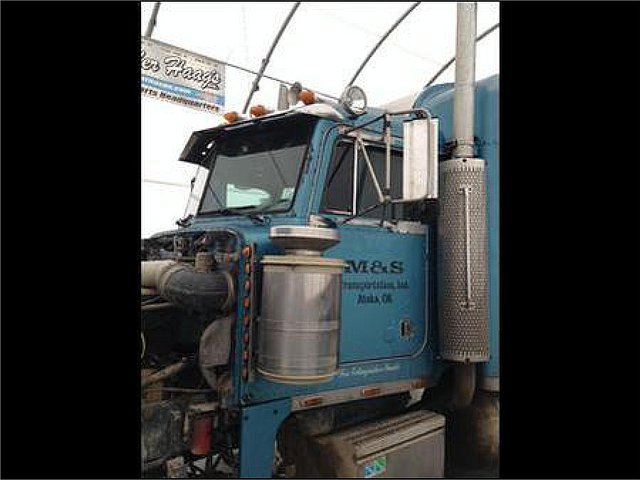 PETERBILT 379 Photo