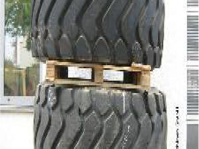 MICHELIN 4X29.5R25 XHA - 980K Photo