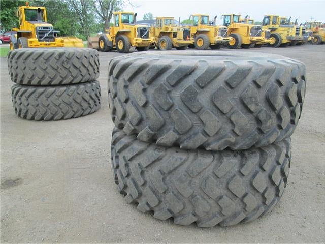 MICHELIN 23.5R25 Photo
