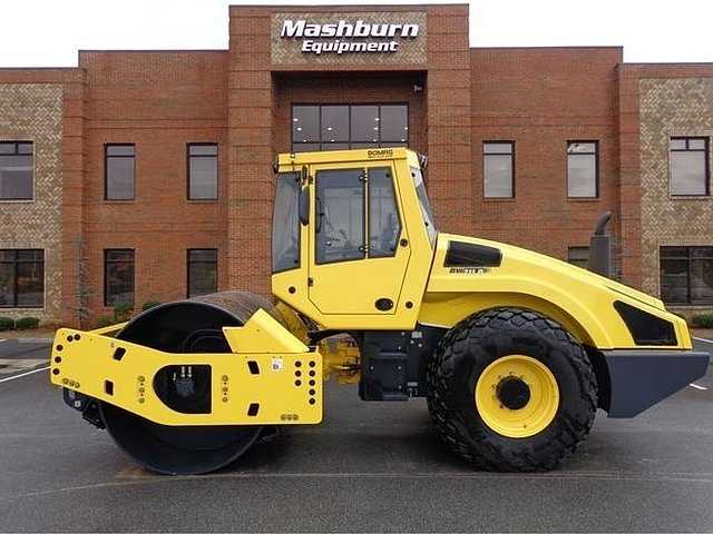 12 BOMAG BW211D-4