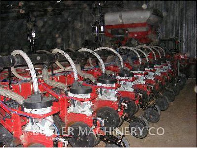 06 AGCO WHITE 8524 PLT