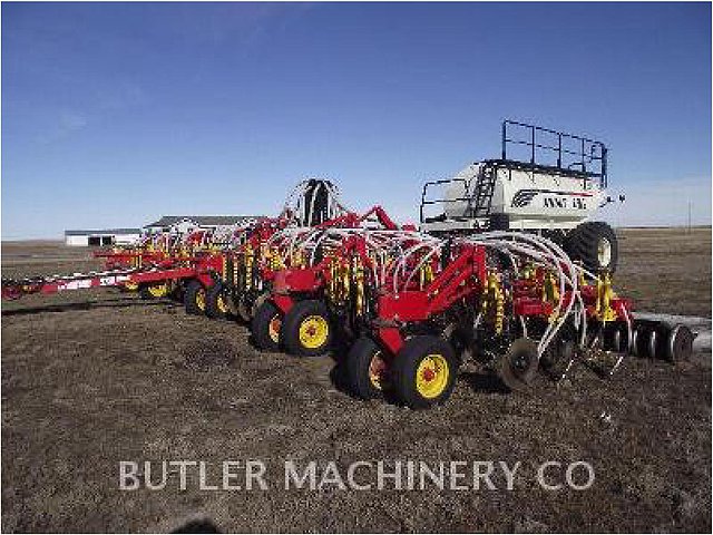 2005 BOURGAULT INDUSTRIES 5710 Photo