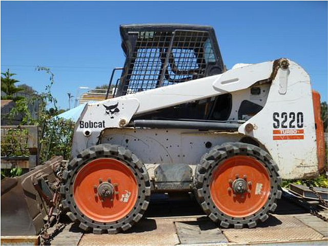 2005 BOBCAT S220 TURBO Photo