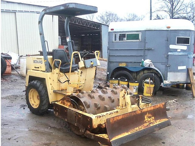 2001 BOMAG BW124PDB Photo