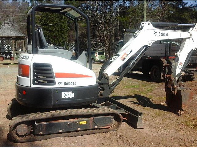 2014 BOBCAT E35I Photo