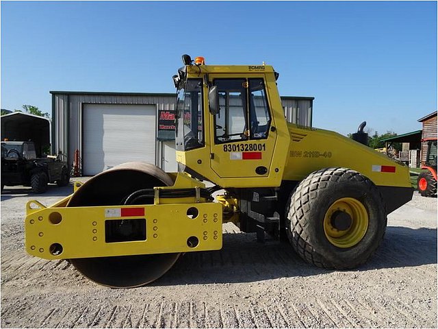 2008 BOMAG BW211D-40 Photo