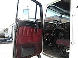 2001 FREIGHTLINER FLD12064ST Photo #3